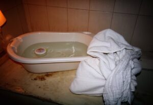 Pierwsza kąpiel noworodka: kiedy, w czym i jak krok po kroku